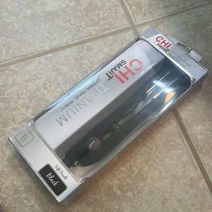 NIB CHI Smart Titanium Ceramic Travel Flat Iron 3/4”